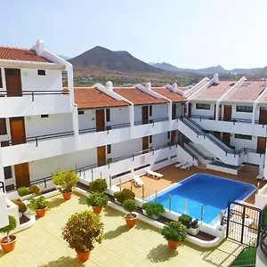Apartment Stylish Flat And Pool With 3 Rooms, Sleeps 6, Cristianos, Los Cristianos (Tenerife)