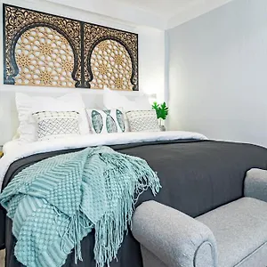 https://casa-alcazavilla.hotelsinnerja.org